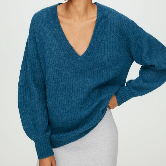 Aritzia wool sweater v-neck - Picture 2 of 6